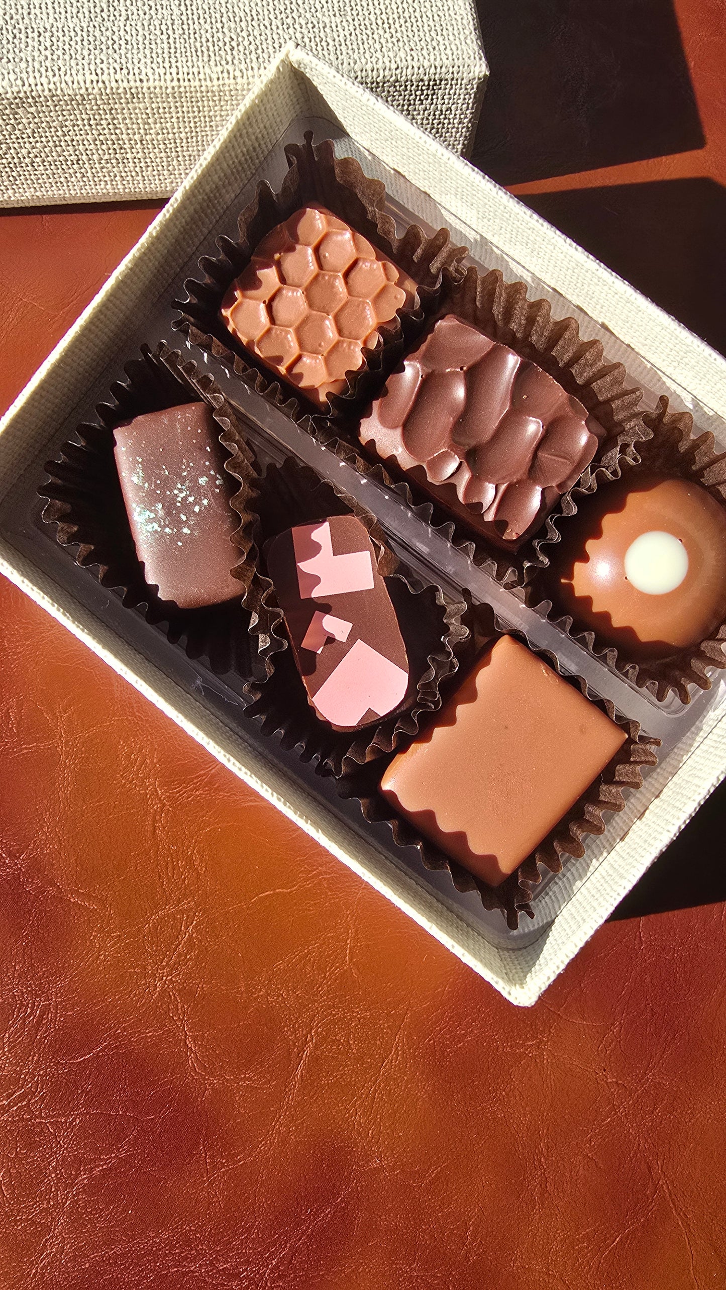 Small size bonbon chocolate gift box- 6 pieces