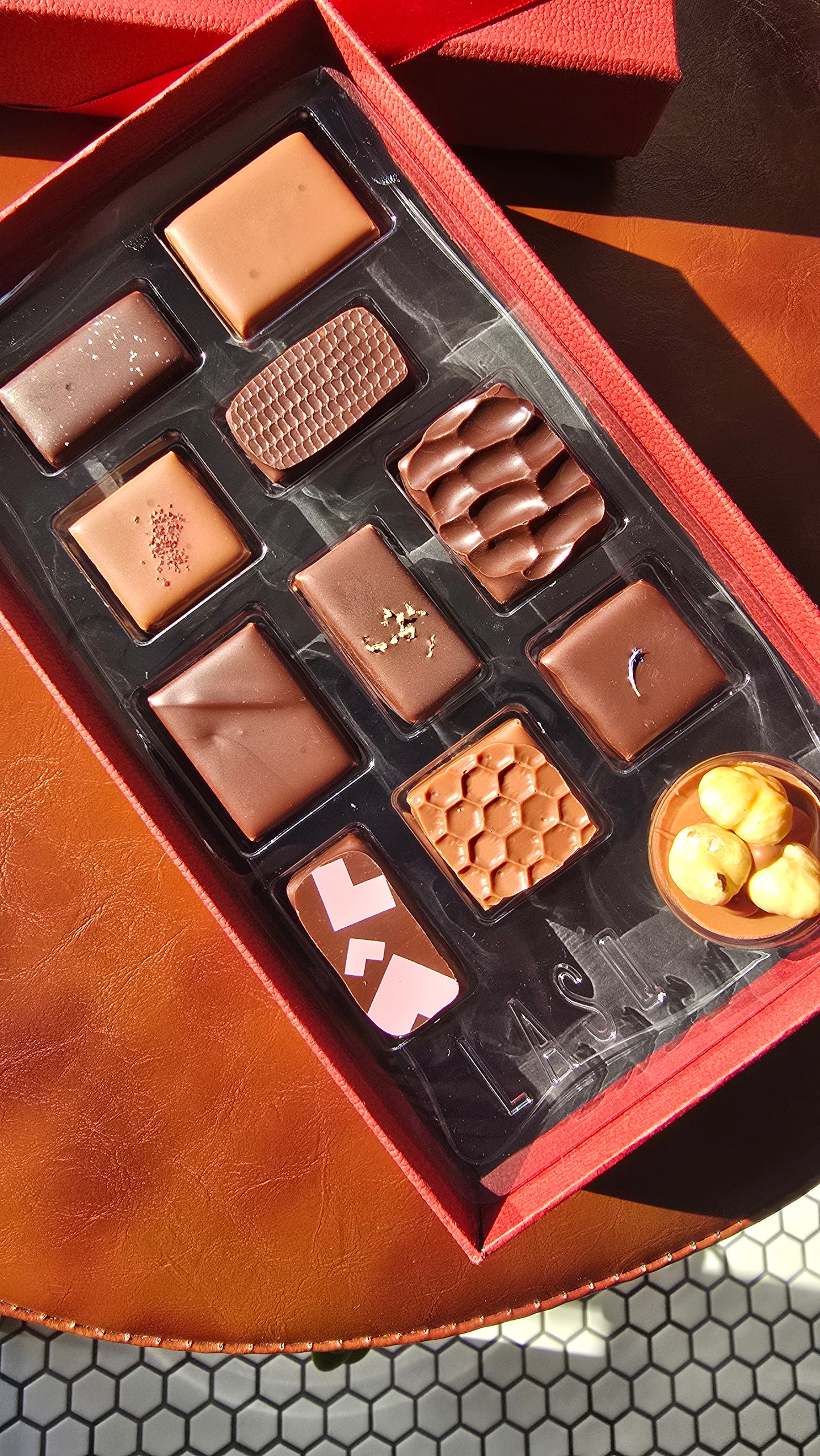 Middle size bonbon chocolate gift box- 11 pieces