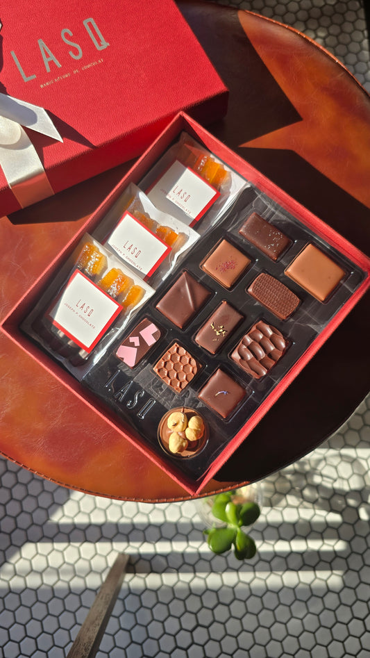 Big size assorted chocolate gift box- 11 bonbons plus 15 orangette